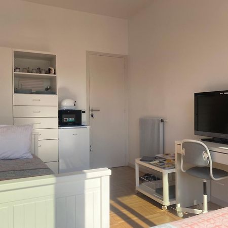 Mirela'S Private Room With Key, Ac, Lift & Balcony In The Center Of Nice On The Cote D'Azur Eksteriør billede