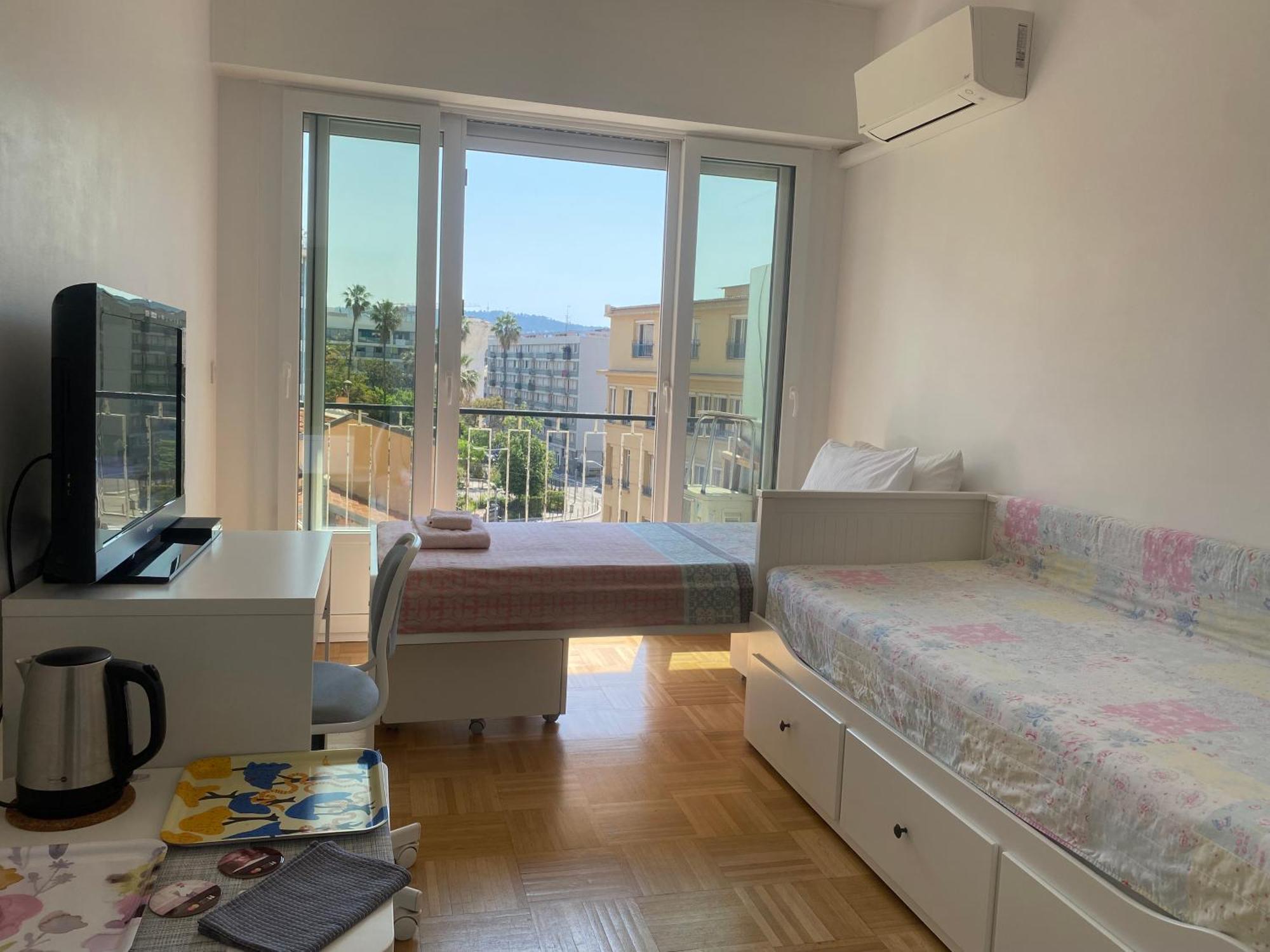 Mirela'S Private Room With Key, Ac, Lift & Balcony In The Center Of Nice On The Cote D'Azur Eksteriør billede