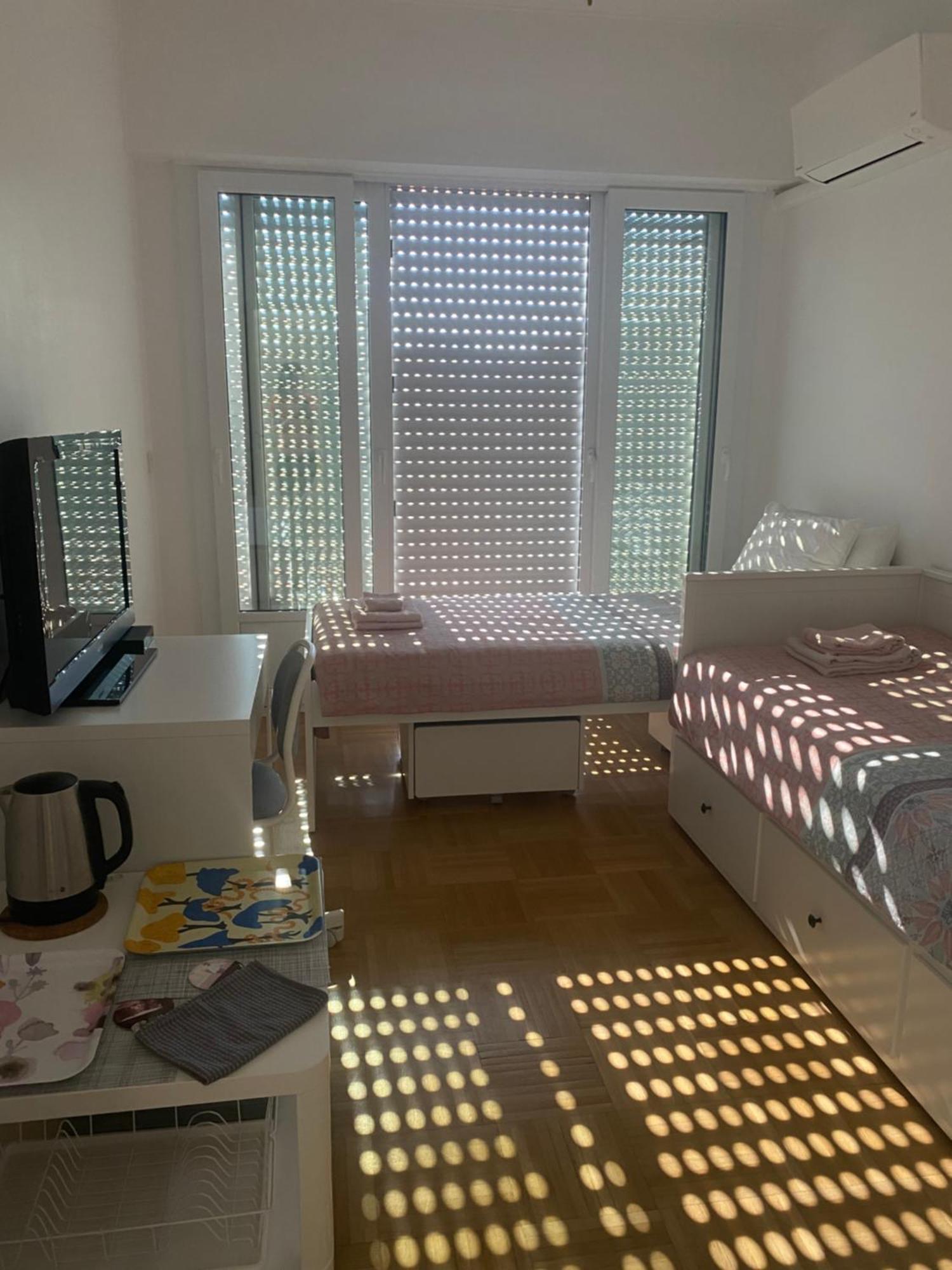 Mirela'S Private Room With Key, Ac, Lift & Balcony In The Center Of Nice On The Cote D'Azur Eksteriør billede